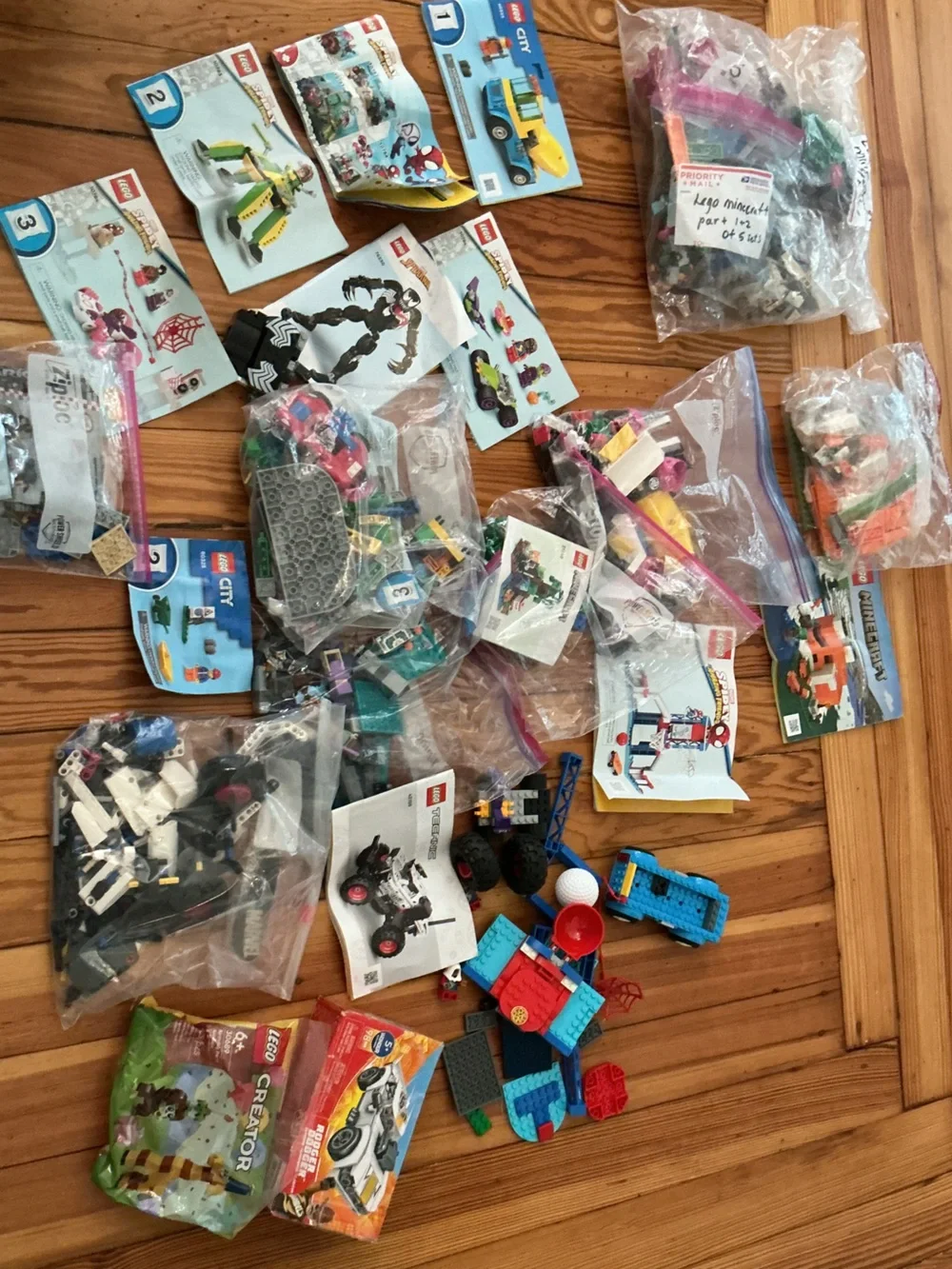 Tons of Legos ! - Picture 2 of 16